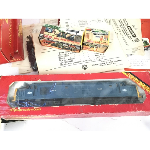 457 - A Collection of 2 X 00 Gauge Locomotives. And Accessories.