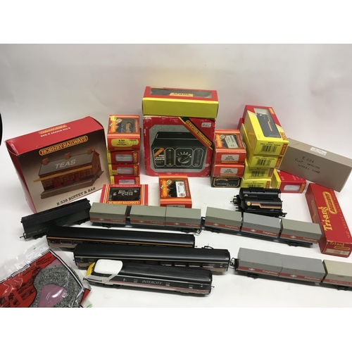 475 - Collection of Hornby 00 gauge railway models, including intercity locomotive and carriages. Some acc... 