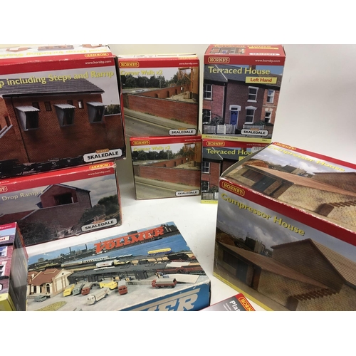 478 - A collection of boxed model railway buildings, mainly by Hornby. 00 scale.