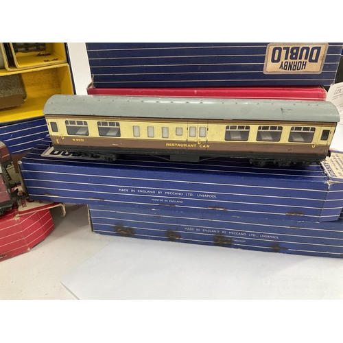 678 - Collection of 9 Boxed Hornby Dublo railway wagons 00gauge