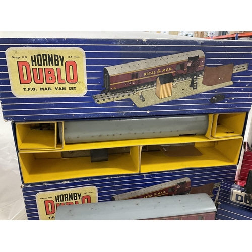 678 - Collection of 9 Boxed Hornby Dublo railway wagons 00gauge