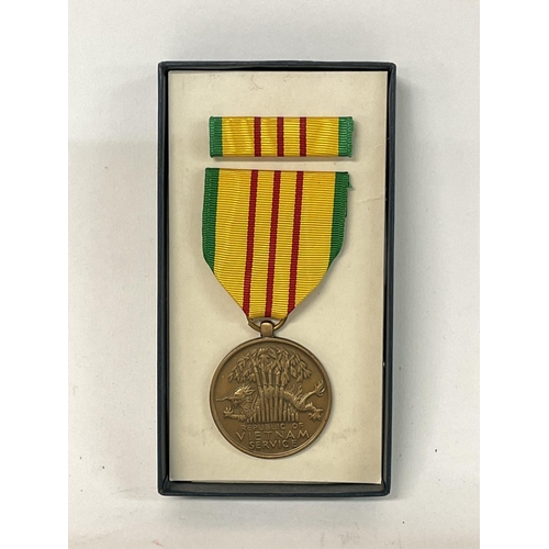 1806 - A boxed Vietnam service medal