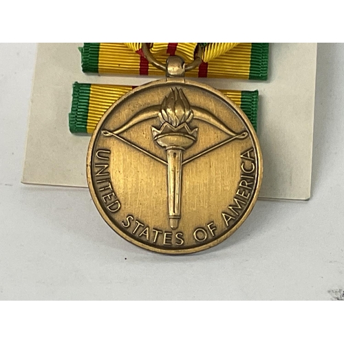 1806 - A boxed Vietnam service medal