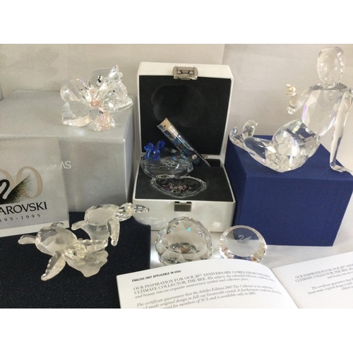 1020 - Swarovski Crystal Society 20 years Jubilee Edition 2007 The Bee, with fitted box and certificate. To... 