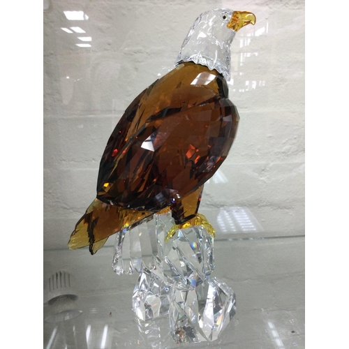 1026 - A very large Boxed Swarovski Limited Edition Bald Eagle in fitted box, fitted case, with framed cert... 