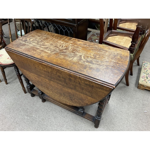 1326 - Edwardian walnut table and 5 odd chairs