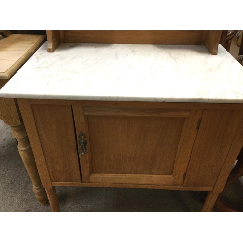 1415 - A marble topped wash stand 79 cm wide 47 deep 123cm tall. No reserve.