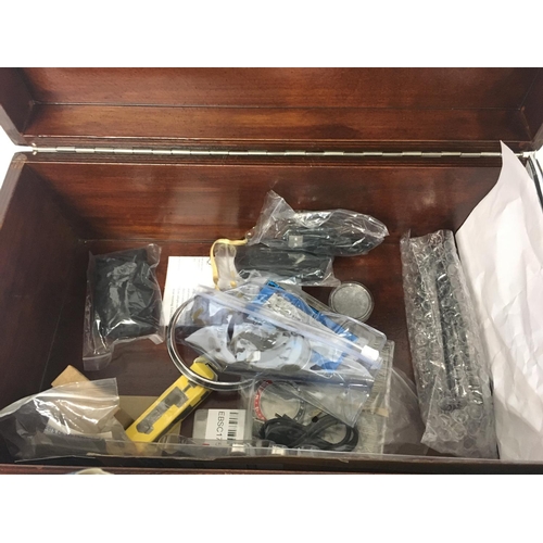 1811 - Box of modern watch and clock tools