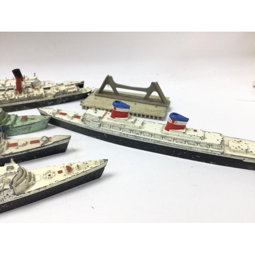 1968 - Triang & minic 1:1200 scale diecast ships