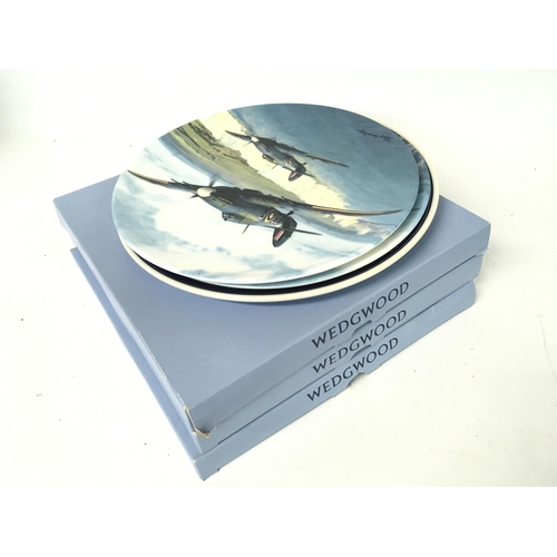 854 - Wedgewood & Royal Doulton commemorative WW2 plane plates, some boxed.