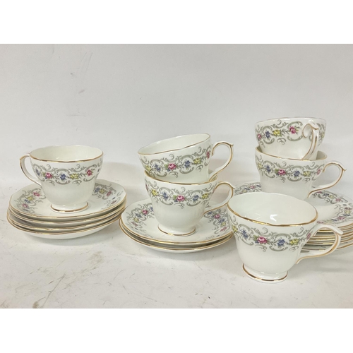 909 - A Duchess Albany tea set consisting of saucers and cups