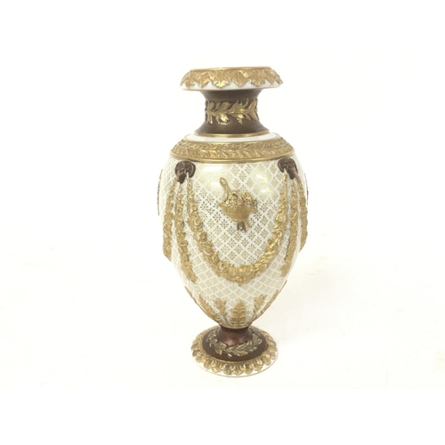 986 - 1880s Wedgewood Queensware gilded and bronzed vase