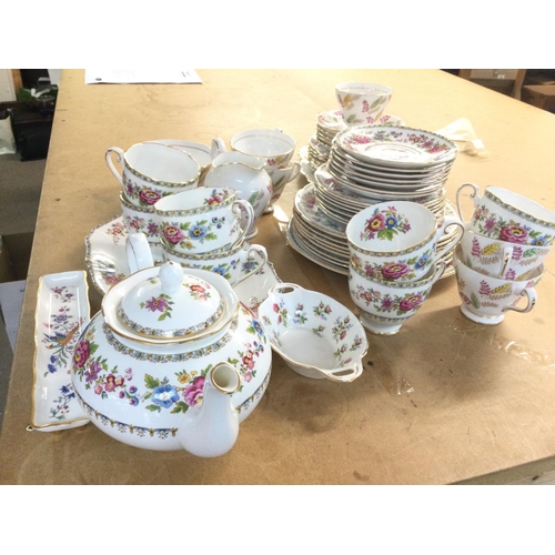 1195 - A Royal Grafton Malvern tea set & a Tuscan tea set