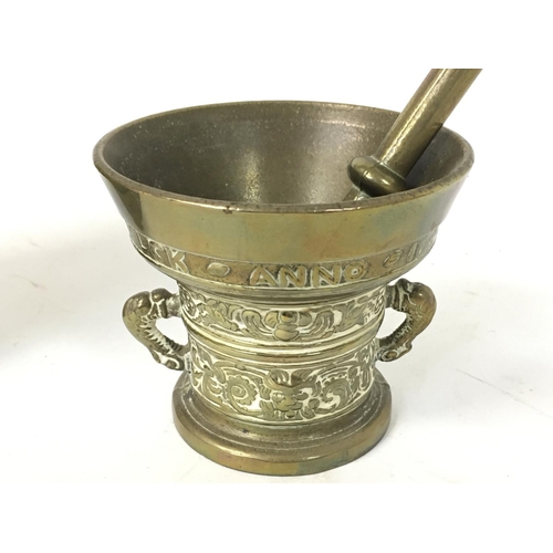 860 - Brass Pestle & mortars. NO RESERVE