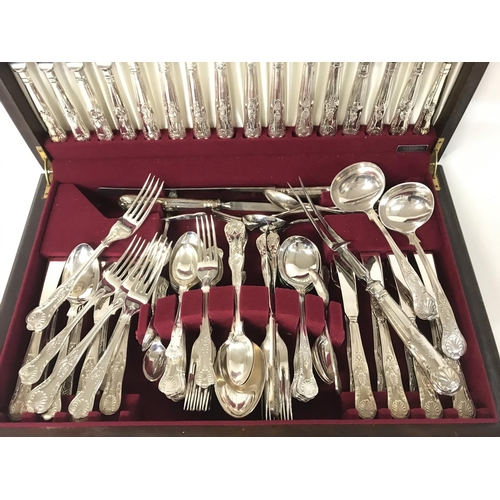 888 - Boxed A.E Postons Sheffield Lonsdale plate Cutlery set