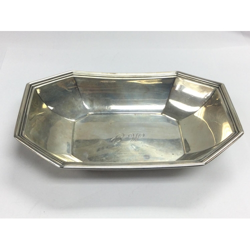 940 - A Gorham silver octagonal silver dish, approx width 16cm, approx 100.6g. Shipping category B.