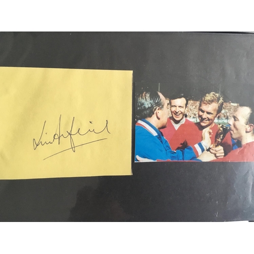 49 - 1966 England Full Squad Signed Collection: Small folder with a magazine picture or white card of all... 