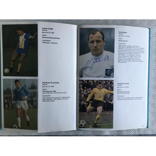 62 - 1966 World Cup Signed Football Card Album: Aral Fussball Album Weltmeisterschaft 1966. Not only sign... 