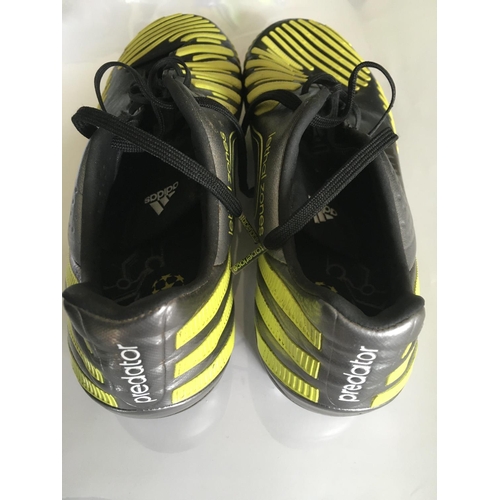 770 - Leighton Baines Everton Signed Football Boots: Adidas Predator grey boots with yellow design and stu... 