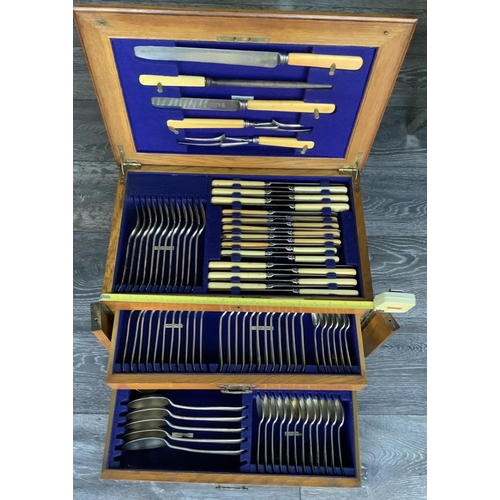 8 - Bolton Wanderers 1926 FA Cup Winners Canteen Of Cutlery: Given to Harry Greenhalgh after defeating M... 