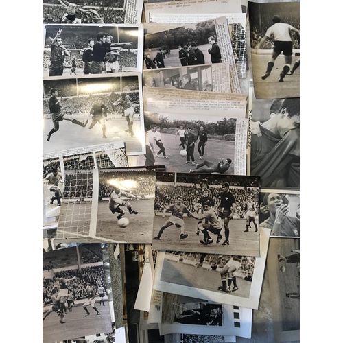 99 - 1966 World Cup Football Press Photos: Black and white various size photos although mainly large. Mos... 