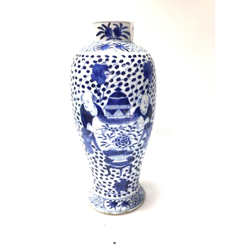 197 - A Chinese blue and white green porcelain vase with hand painted decoration, 4 character mark to the ... 