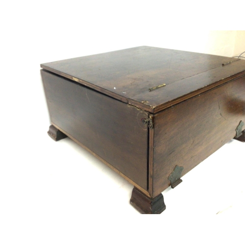 1320 - Antique mahogany cigar shop display, 3 draws. Postage category D. 39x37x21cm approximately