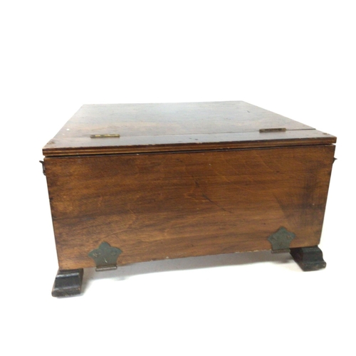 1320 - Antique mahogany cigar shop display, 3 draws. Postage category D. 39x37x21cm approximately