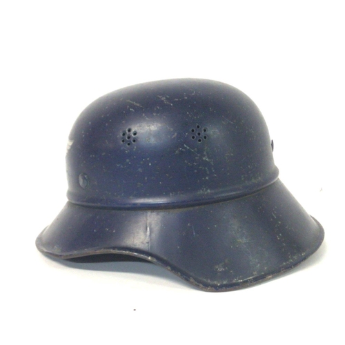 2152 - German Nazi Luftschutz gladiator helmet. Cat C postage