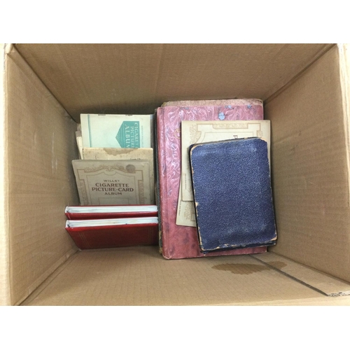 2486 - A box of various cigarette card albums. Various subjects including football, speedway and others. Sh... 