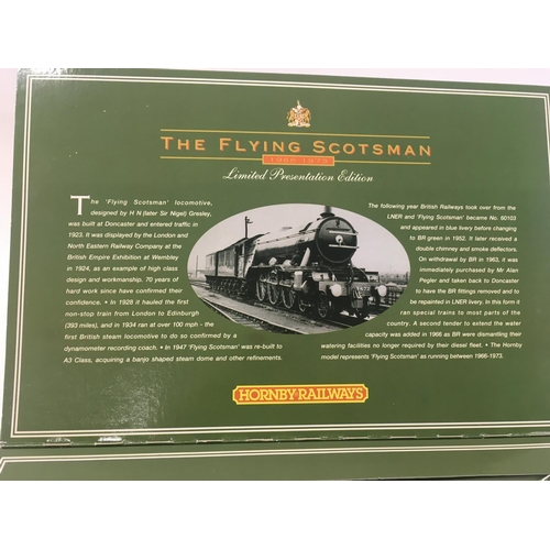 990 - The Flying Scotsman. Limited Presentation Edition R.075 Locomotive with two tenders.