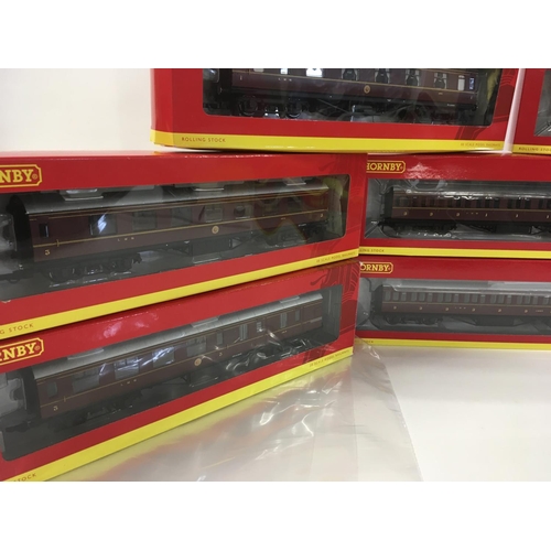 1020 - Collection of 10 boxed Hornby carriages. 00gauge