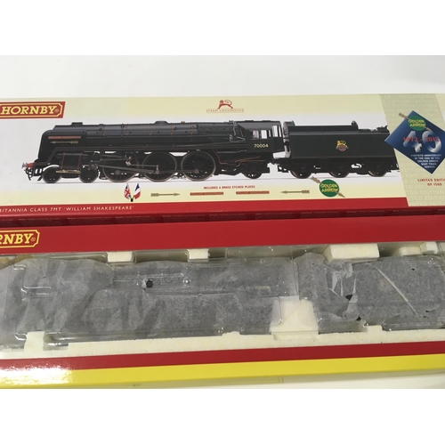 1029 - Limited edition Hornby locomotive with tender 00gauge R3096. Golden Arrow. Boat Train. Britannia cla... 