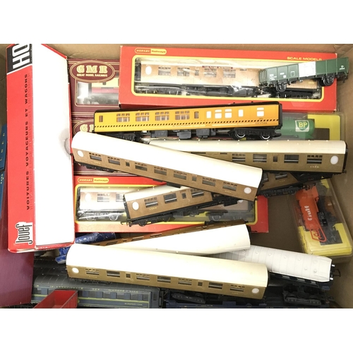 1063 - A Box Containing 00 Gauge Coaches. Some Boxed. No Reserve.