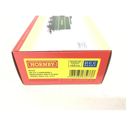 1089 - A Boxed 00 Gauge Hornby SR 4-6-2 Original Merchant Navy Class Mail #R3435. DCC Ready.