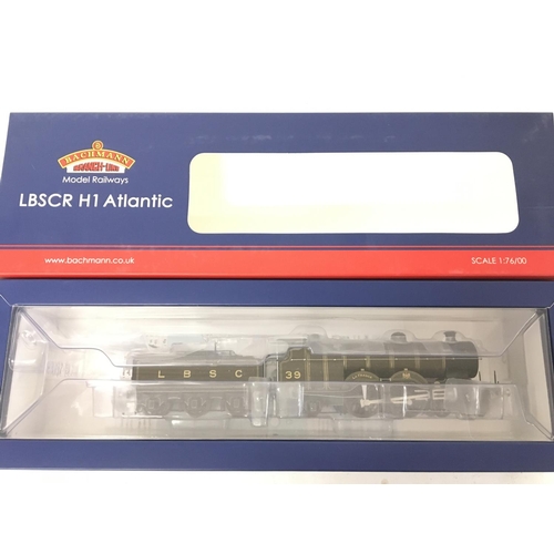 1094 - A Boxed 00 Gauge Bachmann H1 Class 39 LA France LBSC Lined Umber. #31-910.