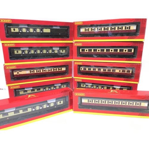 1152 - A Collection of Hornby 00 Gauge Coaches. Boxed.(2).