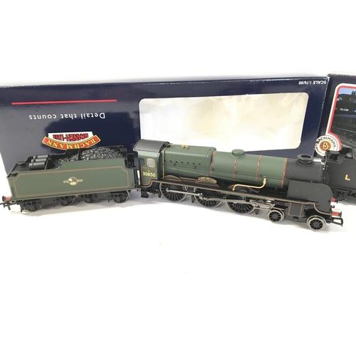 1254 - 2 X Boxed Bachmann 00 Gauge Locomotives A Lord Nelson 30850 #31-406 and a 0-6-0 J39 1996 LNER #31-85... 