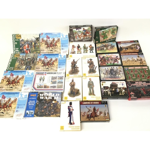 170 - Collection of 25 boxes of HAT - Strelets - Revell - Gulliver etc plastic figures including WW1 and W... 