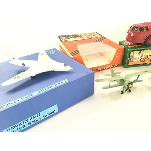 237 - A Collection of Various Boxed Diecast Aircraft and a Texaco Money Box. Including a Handley Page Vict... 