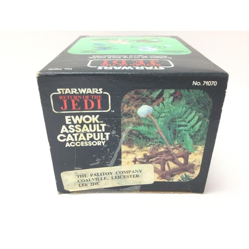 261 - A Boxed And Sealed Star Wars Return Of The Jedi Ewok Assault Catapult.