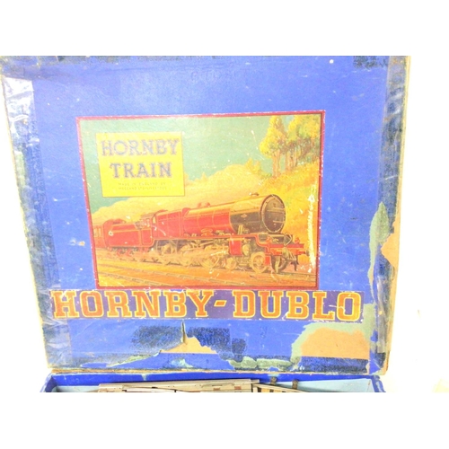 539 - A Boxed Hornby-Dublo 3-Rail EDG7 tank Goods Train Set. (Box is Worn).