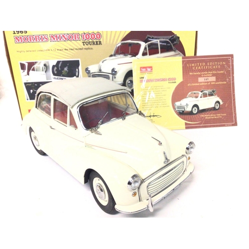 550 - A Boxed Sunstar 1965 Morris Minor 1000 1/12 Scale.a/f