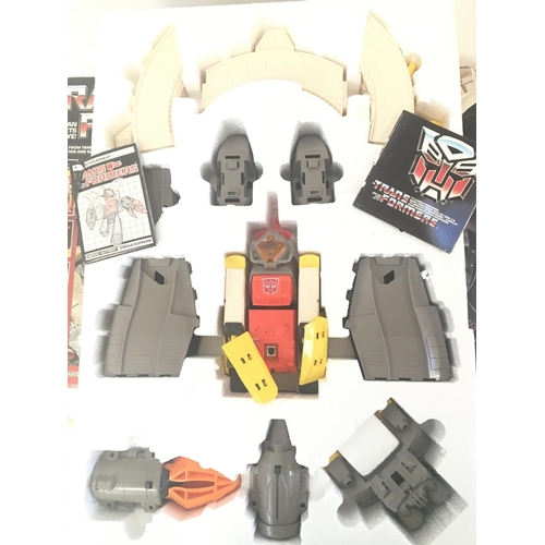 566 - A Boxed Transformers Autobot Defense Base Omega Supreme.