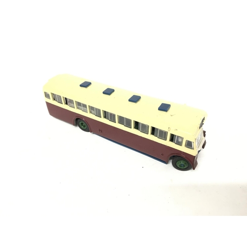 686 - A ABC Models Guy Long Dragon Bus. First Shot. With Wrong Colour. Different front Wheels. No Brum Fro... 