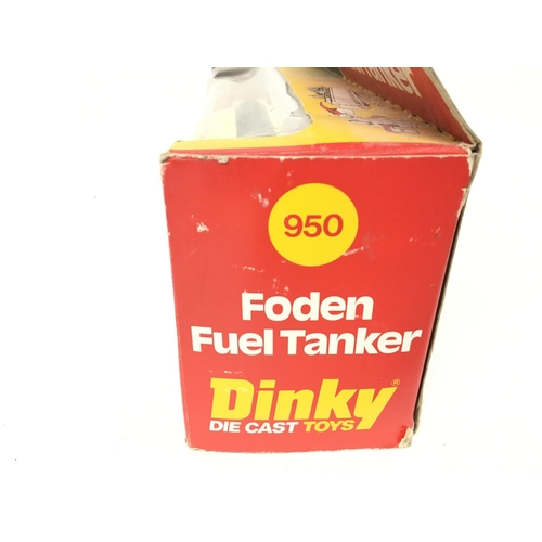 698 - A Boxed Dinky Foden Fuel Tanker #950.