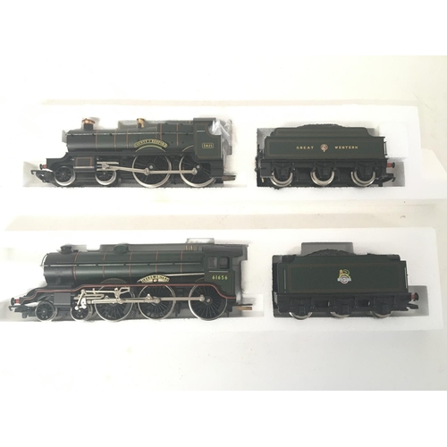 810 - 2 X Boxed Hornby 00 Gauge Locomotives. A BR Class B17 4-6-0 Leeds United #R.060 and a GWR Country Cl... 