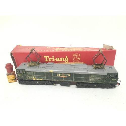 820 - A Boxed Tri-Ang 00 Gauge Co-Co Class EM2 Electric Locomotive. #R.351.