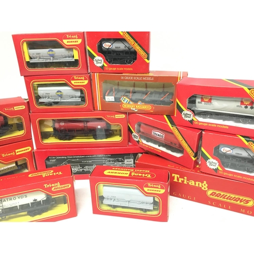 840 - A Collection of Boxed Hornby. Tri-Ang 00 Gauge Rolling Stock. IÃ¢ÂÂm clouding a Breakdown Crane.