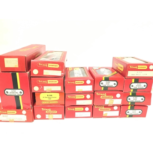 840 - A Collection of Boxed Hornby. Tri-Ang 00 Gauge Rolling Stock. IÃ¢ÂÂm clouding a Breakdown Crane.